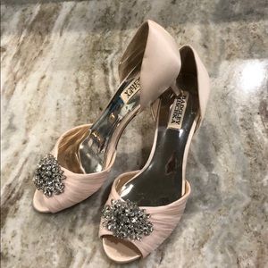 BADGLEY MISCHKA PINK SATIN EMBELLISHED HEELS